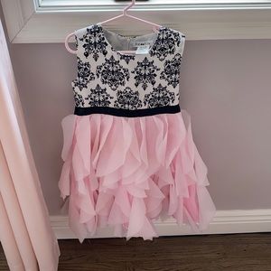 Excellent condition- beautiful dress by Joe & Ella